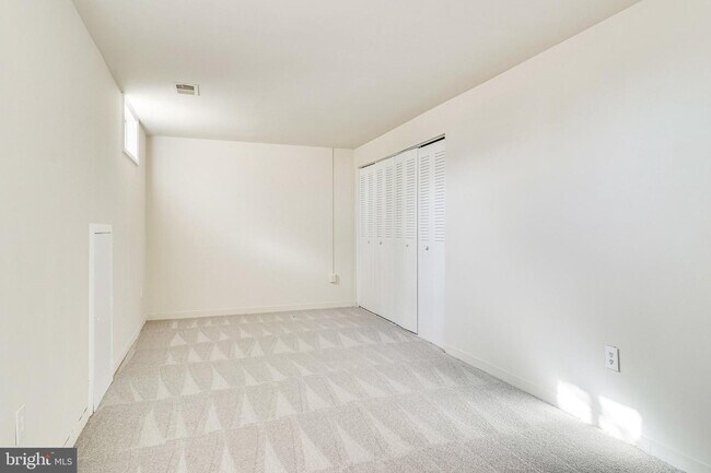 Building Photo - 3000 Winter Pine Ct