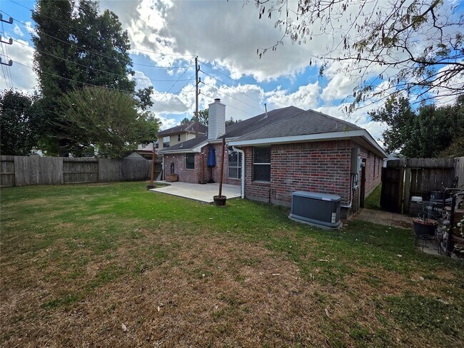 Building Photo - 19406 Stillhouse Dr