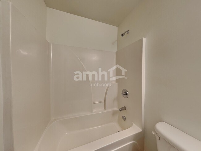 Building Photo - 102 Graphite Dr