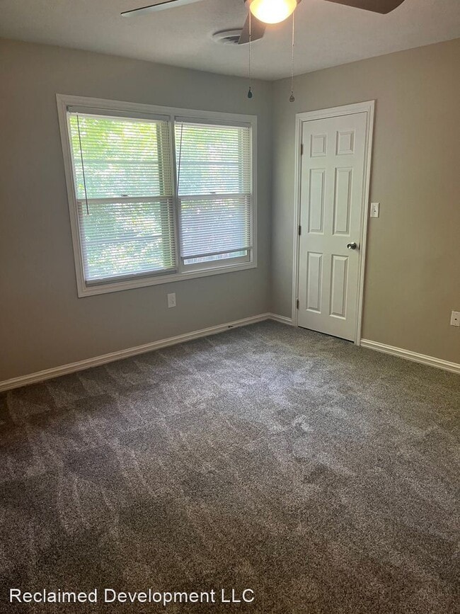 Building Photo - 2 br, 1.5 bath House - 408 Bainbridge Cour...