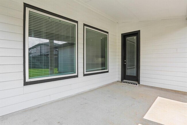 Building Photo - 29211 Pikes Peak Dr