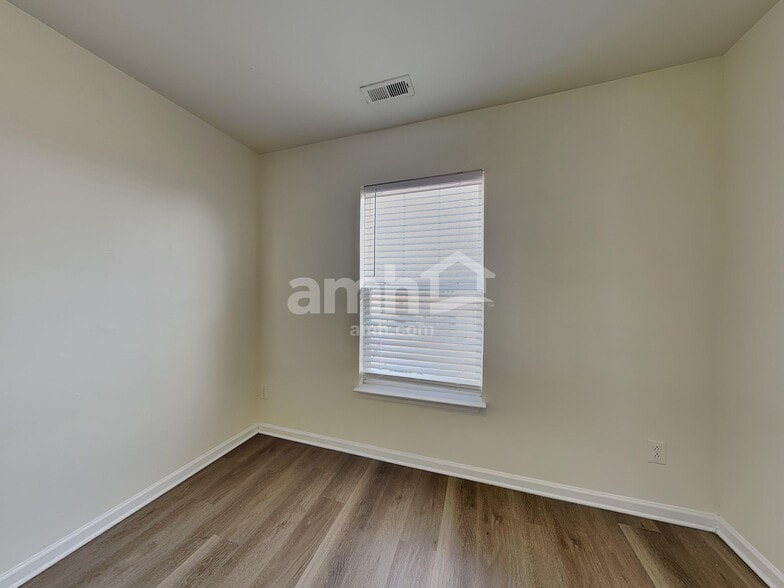 Building Photo - 3709 Pinkham Way