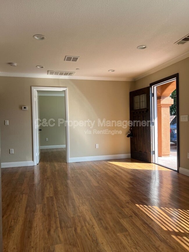 Building Photo - 1445 1/2 South Sunol Drive