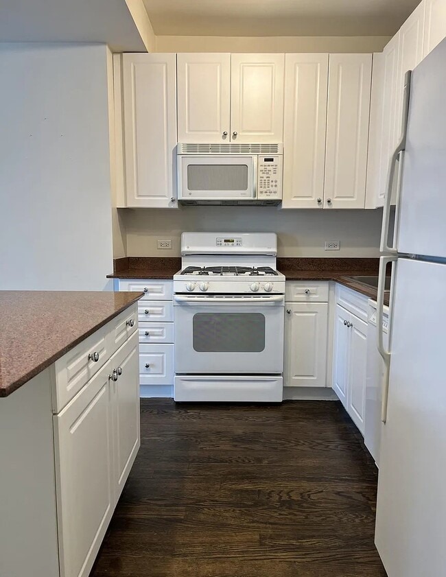 Building Photo - Don’t Miss This Opportunity