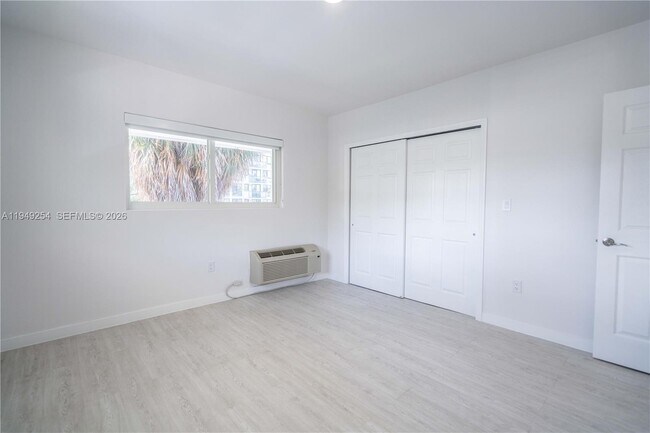 Building Photo - 1185 98th St