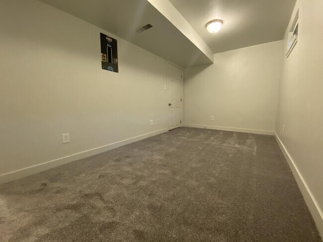 Building Photo - 189 Tennyson Ave