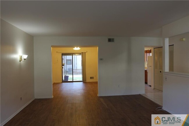 Building Photo - 5604 Hana Rd