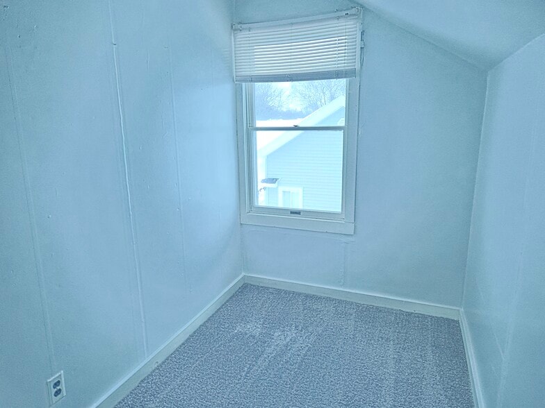 Second Bedroom - 504 N Rath Ave