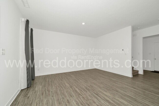 Building Photo - 6380 Apperson Dr