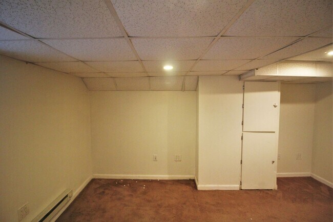 Building Photo - 2026/2027 JHU Off-campus housing for 2019 5bd/2ba w/ W/D! Available 6/15/26