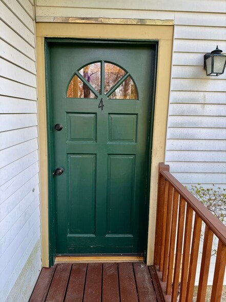 Building Photo - 4 Hillside Ave