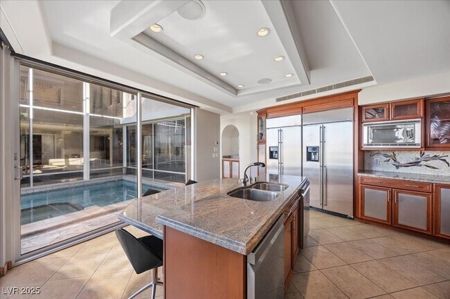 Building Photo - 3111 Bel Air Dr