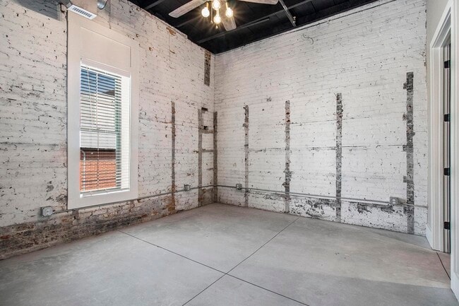 Building Photo - 42 Keys Ferry St