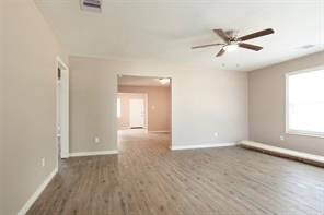 Building Photo - 401 Pear St