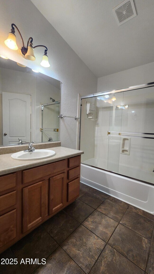 Building Photo - 42539 W Hillman Dr