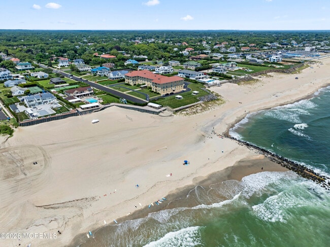 Building Photo - 1 Roseld Ave