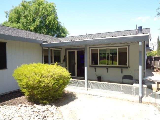Building Photo - COMING SOON!!! 4 Bedroom 2 Bathroom house ...