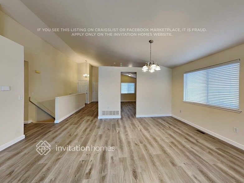 Building Photo - 5798 Charlotte Pkwy