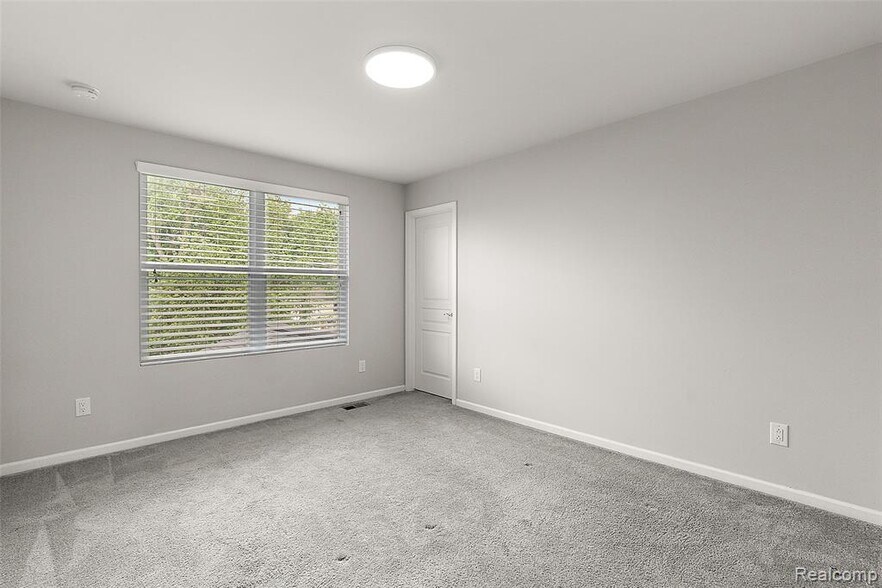 Building Photo - 31065 Tremont Ln