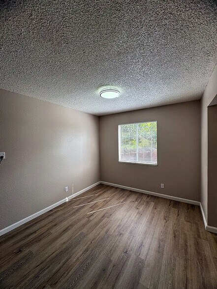 Building Photo - 118 Yorkshire Ct