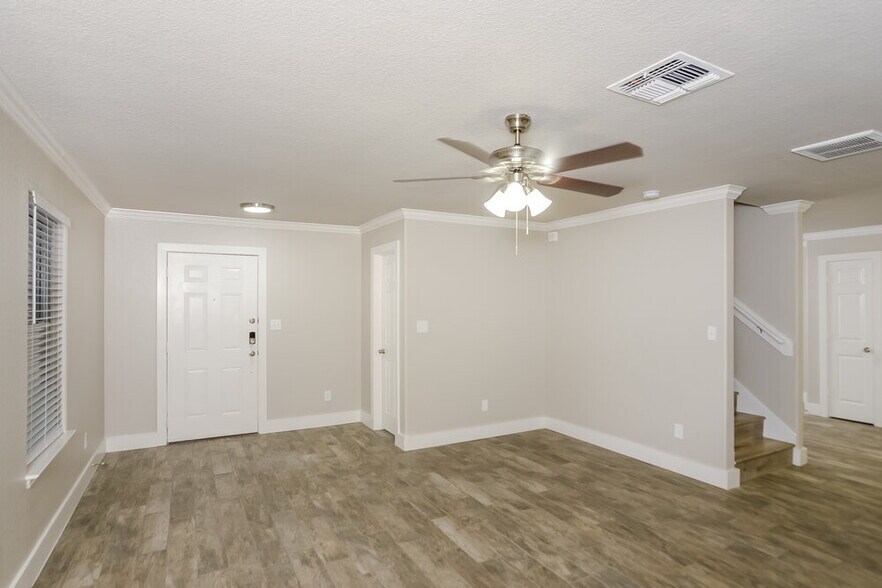 Building Photo - 5727 Sandy Canyon