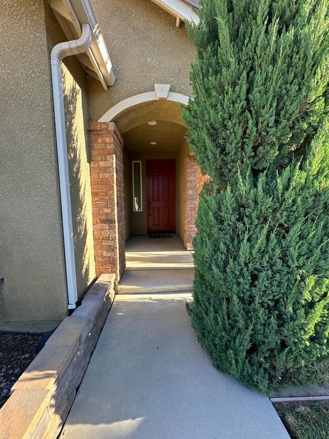 Building Photo - 3521 Buckingham Ave