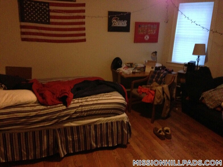 Building Photo - 107 Fisher Ave