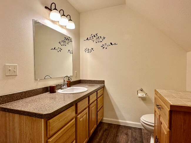 Building Photo - 12 River Falls Dr