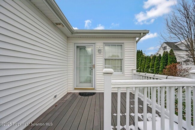 Building Photo - 11 Gilroy St