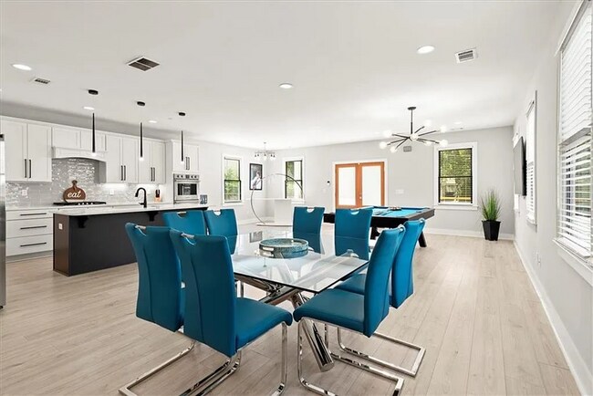 Building Photo - Spacious 4BR/4BA Home in Prime College Park Location
