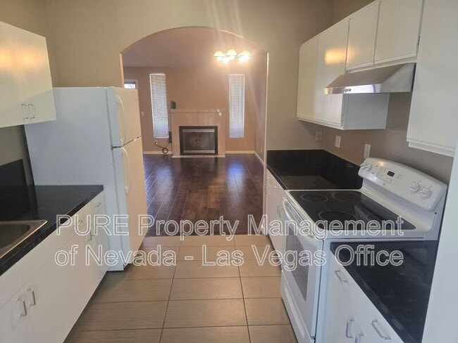 Building Photo - 4270 Rollingstone Dr