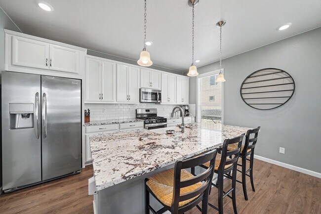 Building Photo - 1530 Castle Creek Cir