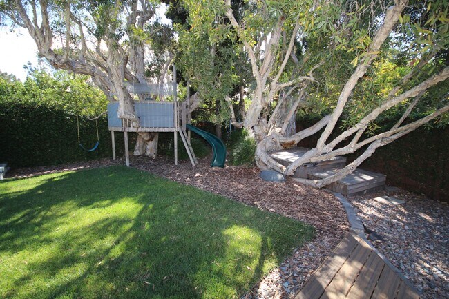 Building Photo - 13075 Survey Point