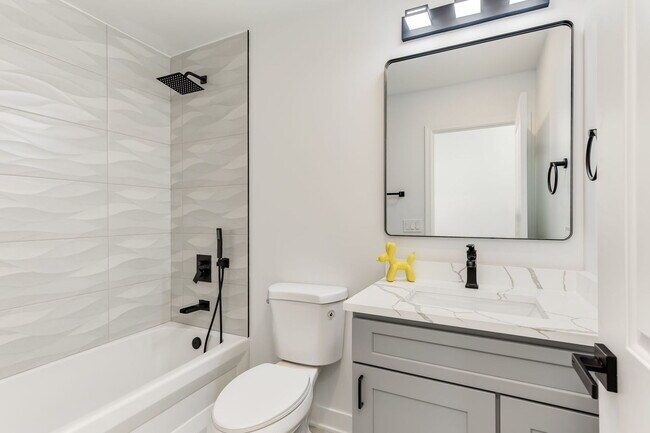 Building Photo - 1225 Radcliffe Rd