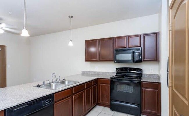 Building Photo - 1 bedroom in Dallas TX 75211