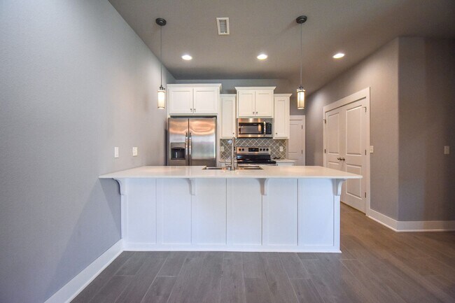 Building Photo - Luxurious 4 Bedroom, 3.5 Bathroom Home In Fayetteville, AR