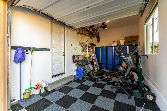 Building Photo - 7611 E Camino Vivaz