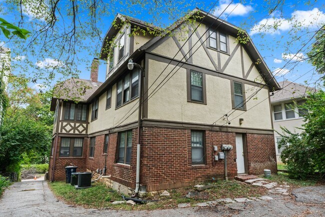 Building Photo - 5341 Holmes St