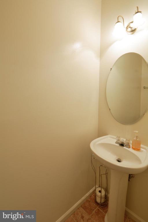Building Photo - 5080 Grimm Dr