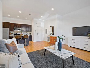 Building Photo - 655 N 16th St