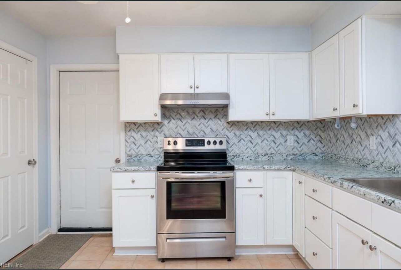 Building Photo - 1307 Eaglewood Dr