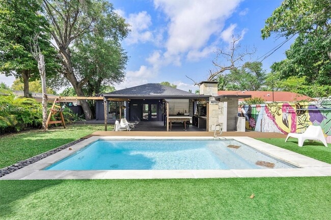 Building Photo - 266 NE 117th St