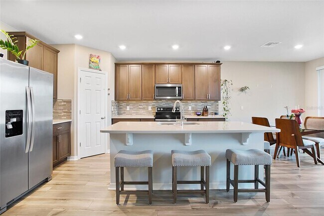 Building Photo - 527 Amadoras Wy