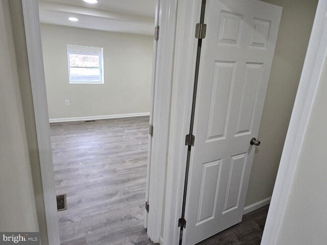 Building Photo - 592 Old Town Mall