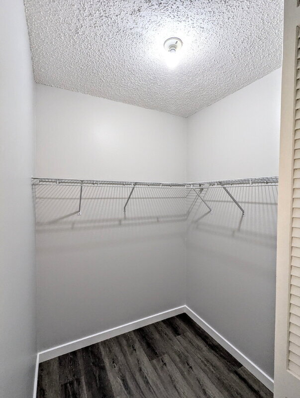 Building Photo - 4001 S Beneva Rd