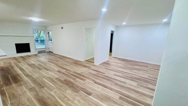 Building Photo - 7535 Parker Cir