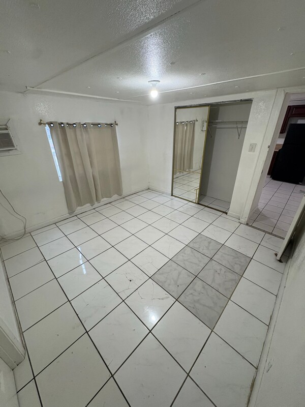 Building Photo - 1135 SW 127th Ct
