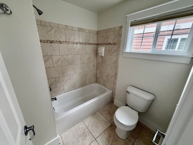 Building Photo - Urban Madison Valley three-bedroom townhome for $3895! Available now!