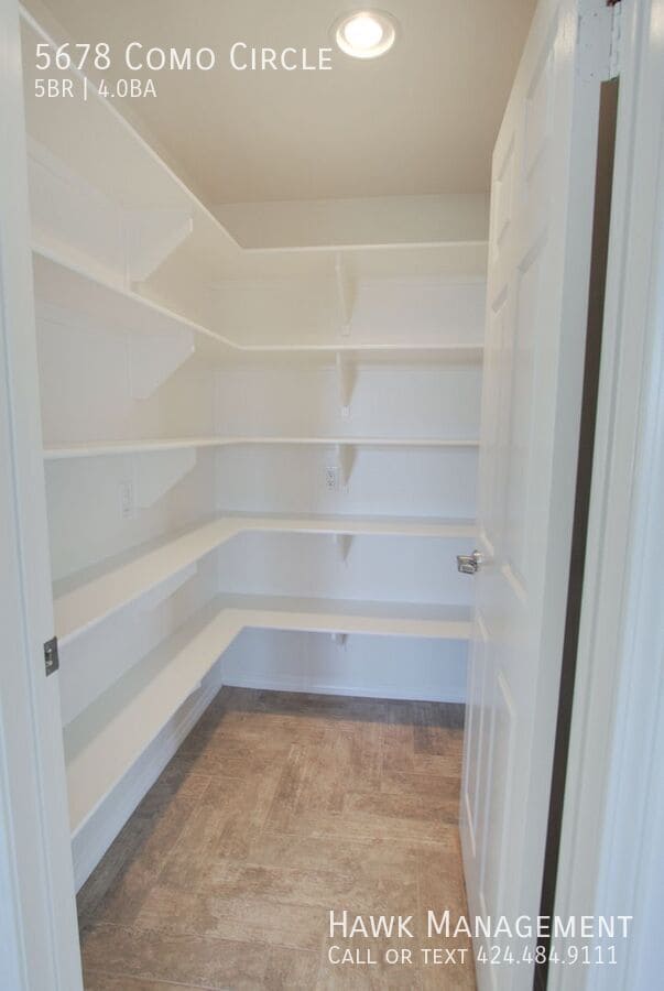 Building Photo - 5678 Como Cir