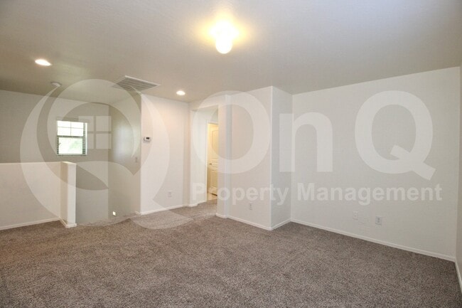 Building Photo - 3834 E Santa Fe Ln